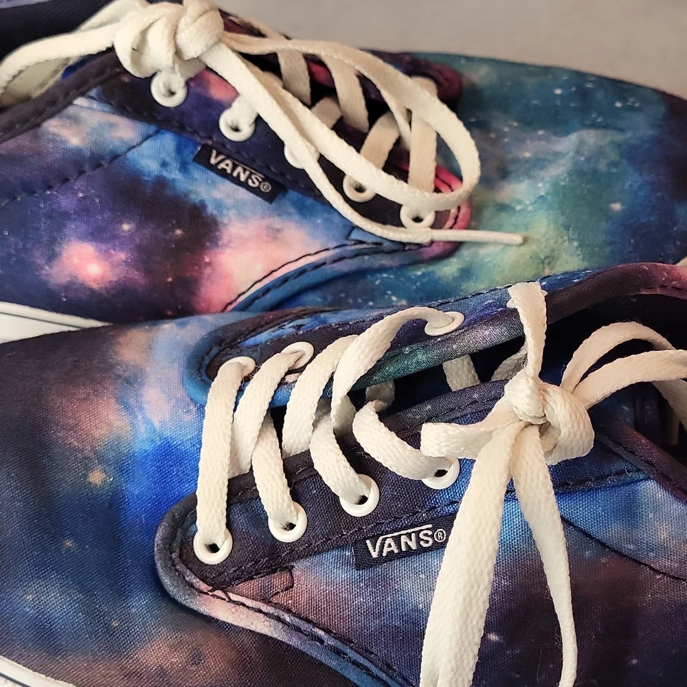Cosmic Vans - Picture 7 of 9